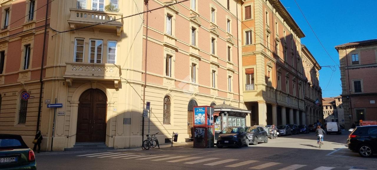 Magazzino in Via IV Novembre 9, Bologna, {3} - Foto 2
