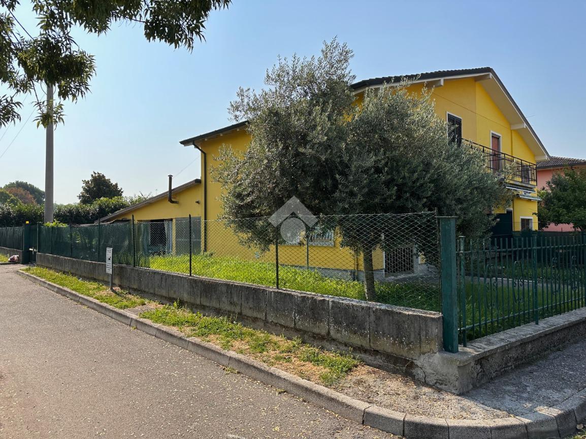 Villa in vendita a Leno
