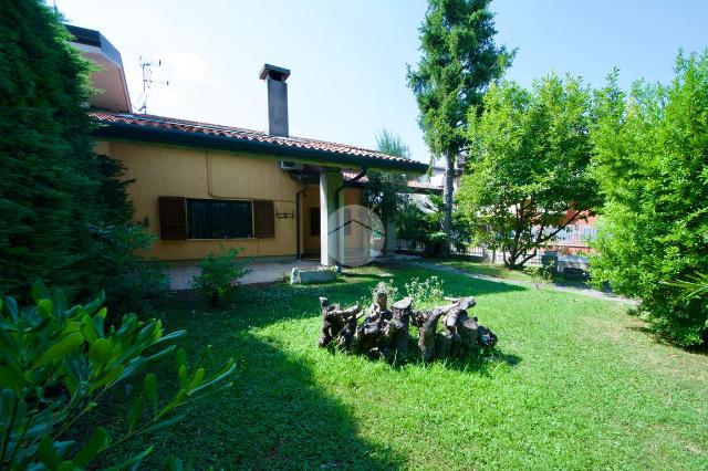 Villa in Via Giacomo Matteotti 10, Sirmione - Foto 1