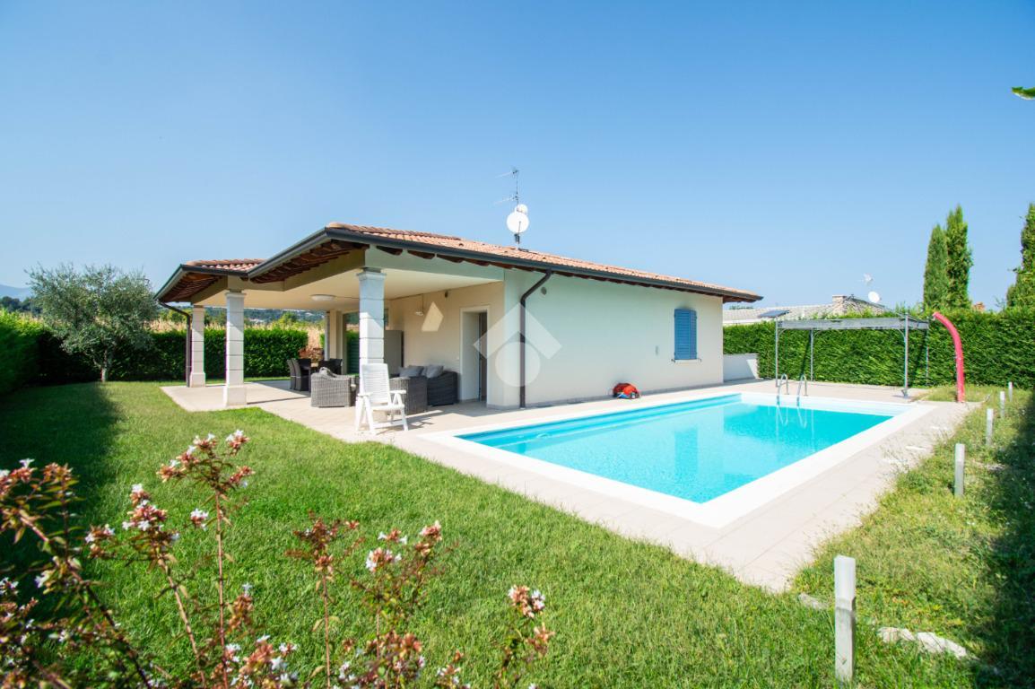 Villa in vendita a Manerba Del Garda