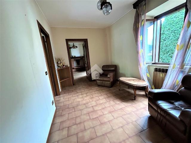 2-room flat in Via Giaverini 19, Gianico - Photo 1