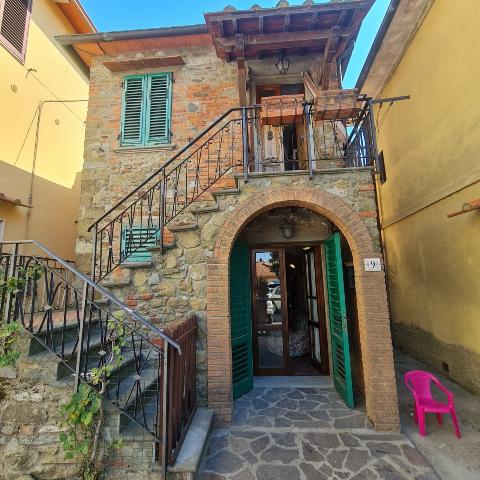 Terraced house in San Pancrazio, Bucine - Photo 1