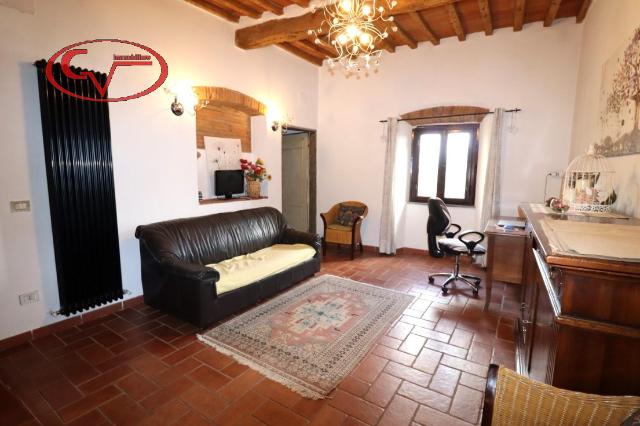 Terraced house in Levane, Montevarchi - Photo 1