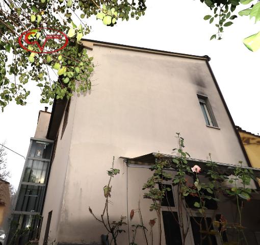 Terraced house in Piazza della Repubblica, Montevarchi - Photo 1