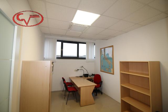 Office in {3}, Via Gruccia - Photo 1