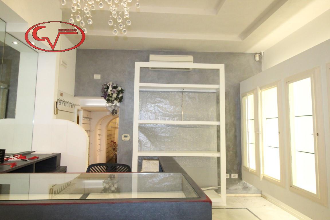 Negozio in Corso Italia, San Giovanni Valdarno, {3} - Foto 2