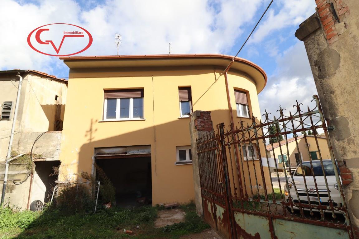 casa indipendente in vendita a Montevarchi