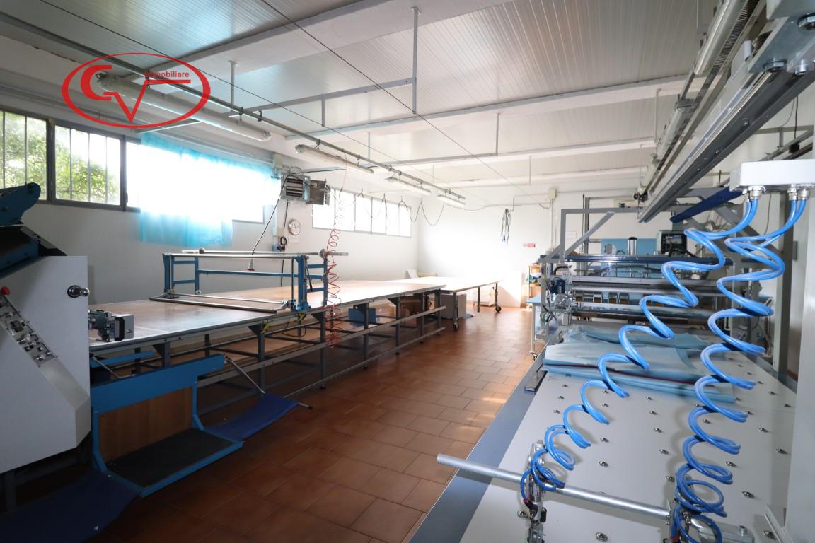 Laboratorio in Via Resistenza, Bucine, {3} - Foto 2