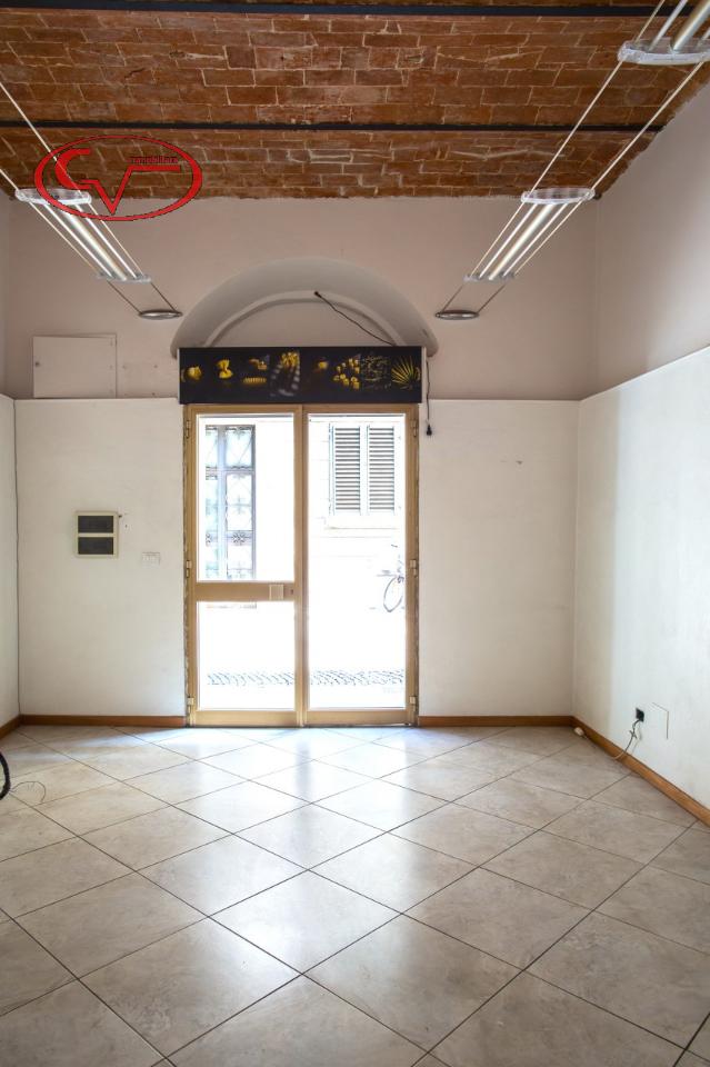 Negozio in Via IV Novembre, Montevarchi, {3} - Foto 2
