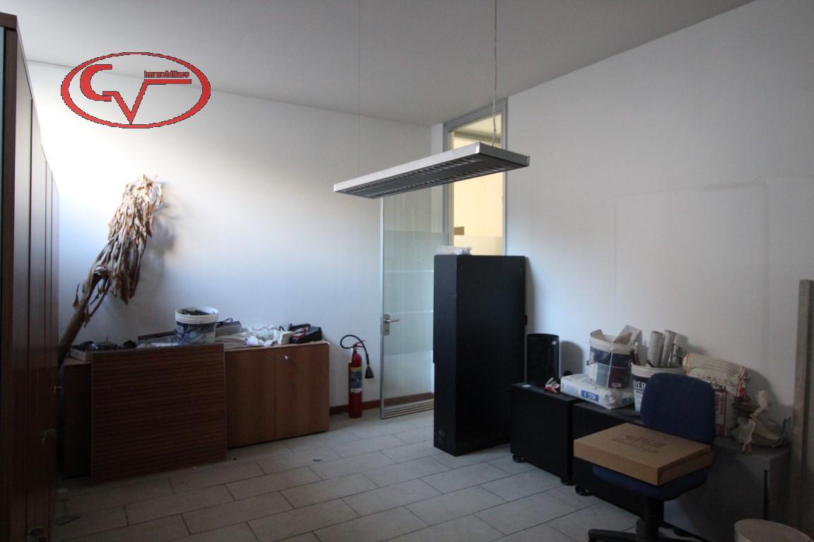 Negozio in Statale 69, Montevarchi, {3} - Foto 2