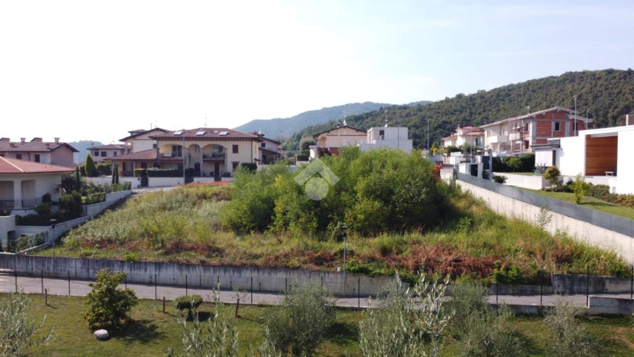 Terreno edificabile in vendita a Monticelli Brusati