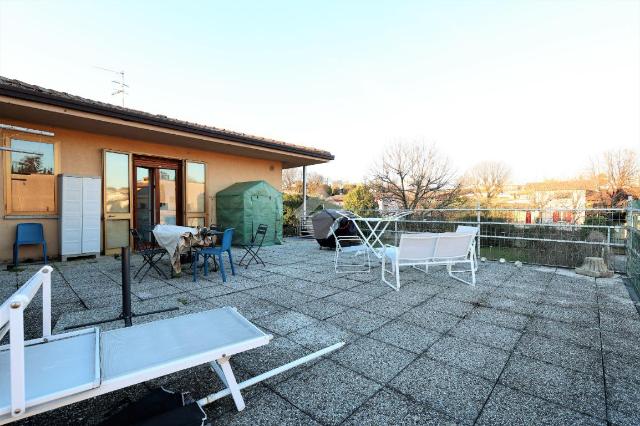 4-room flat in Via Marziale Cerutti 1, Lonato del Garda - Photo 1