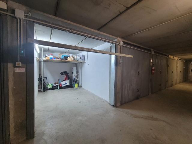 Garage in Via Giordano, Savona - Foto 1