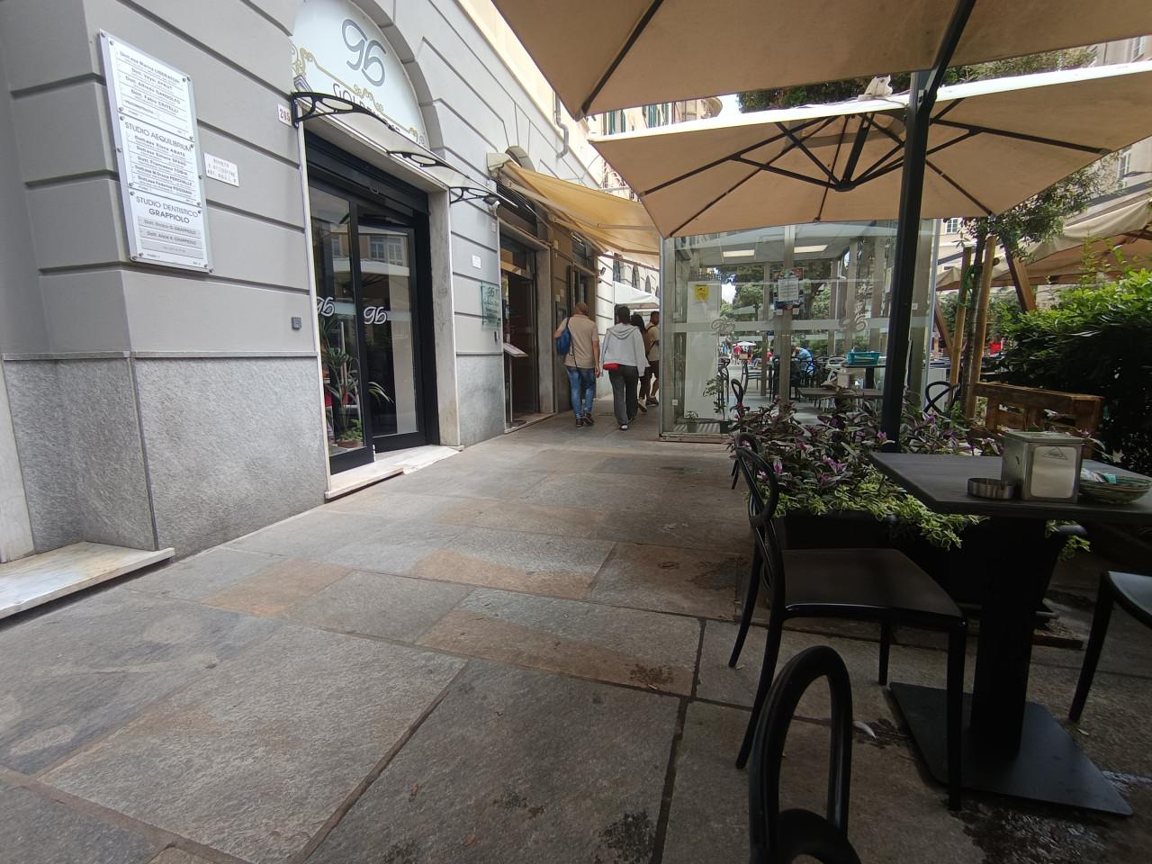 Bar in Corso Italia, Savona, {3} - Foto 1