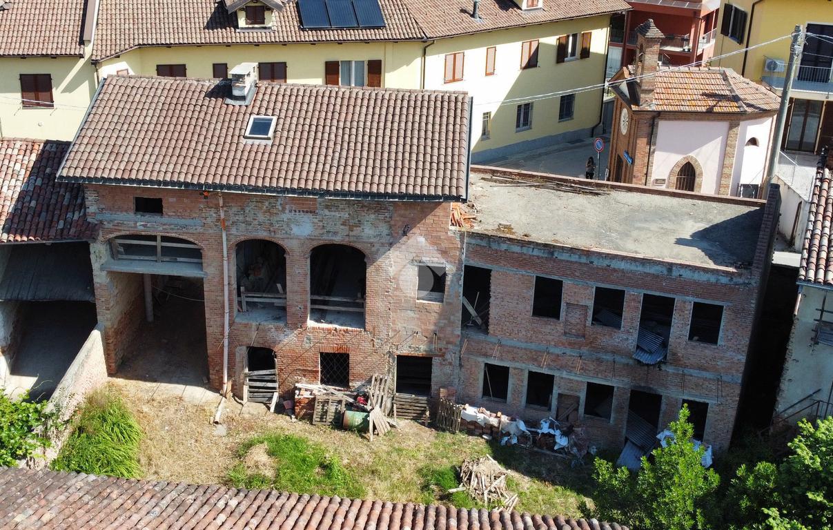 Casa indipendente in vendita a Vezza D'Alba
