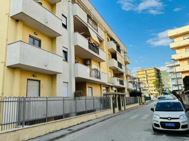 3-room flat in Via G. Carducci, Mondragone - Photo 1