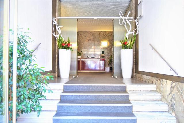 3-room flat in Viale Massenzio Masia 10, Como - Photo 1