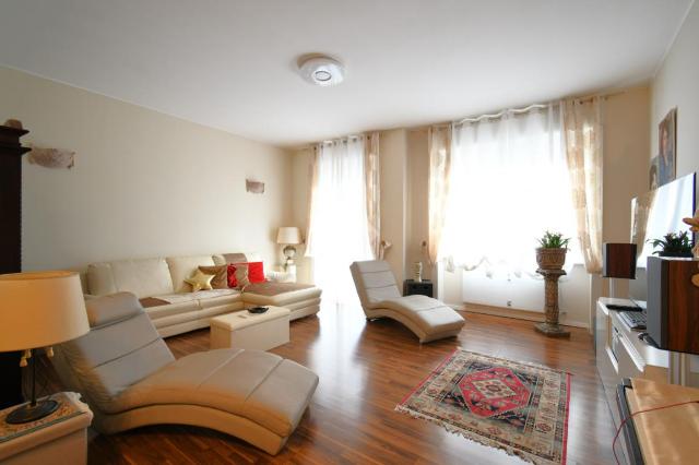 4-room flat in Viale Massenzio Masia 53, Como - Photo 1