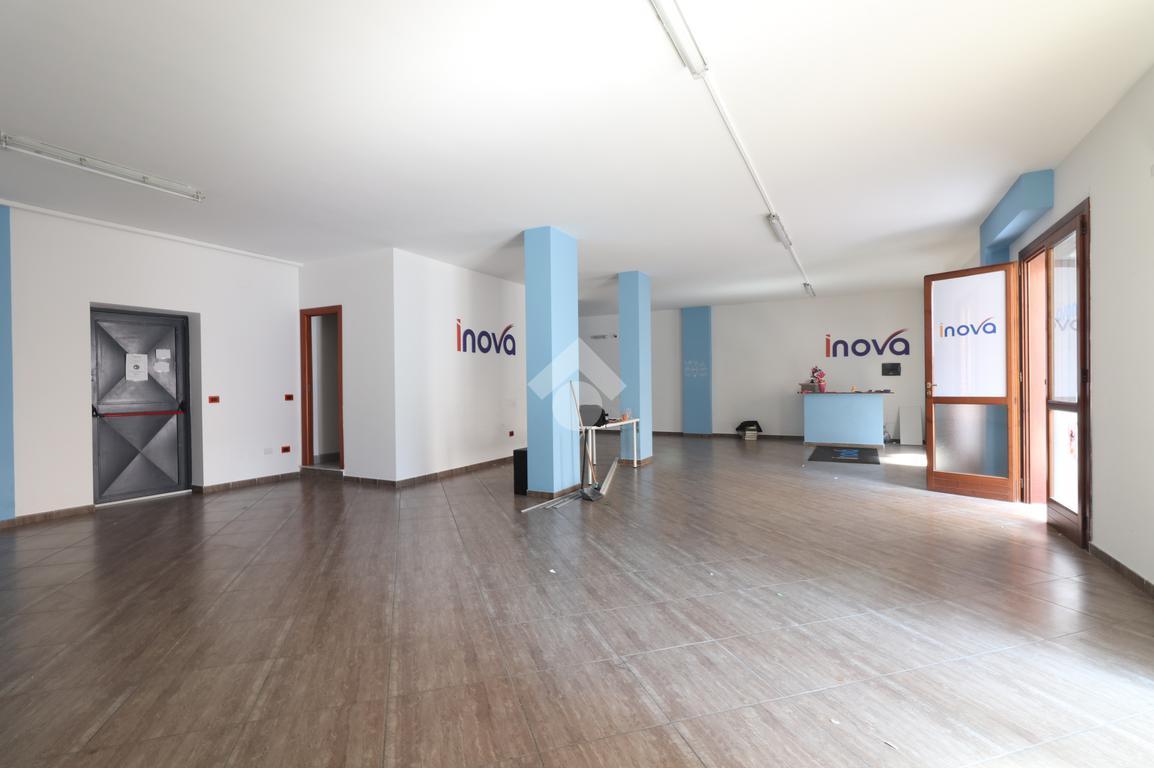 Negozio in Via Garibaldi 47, Teverola, {3} - Foto 2