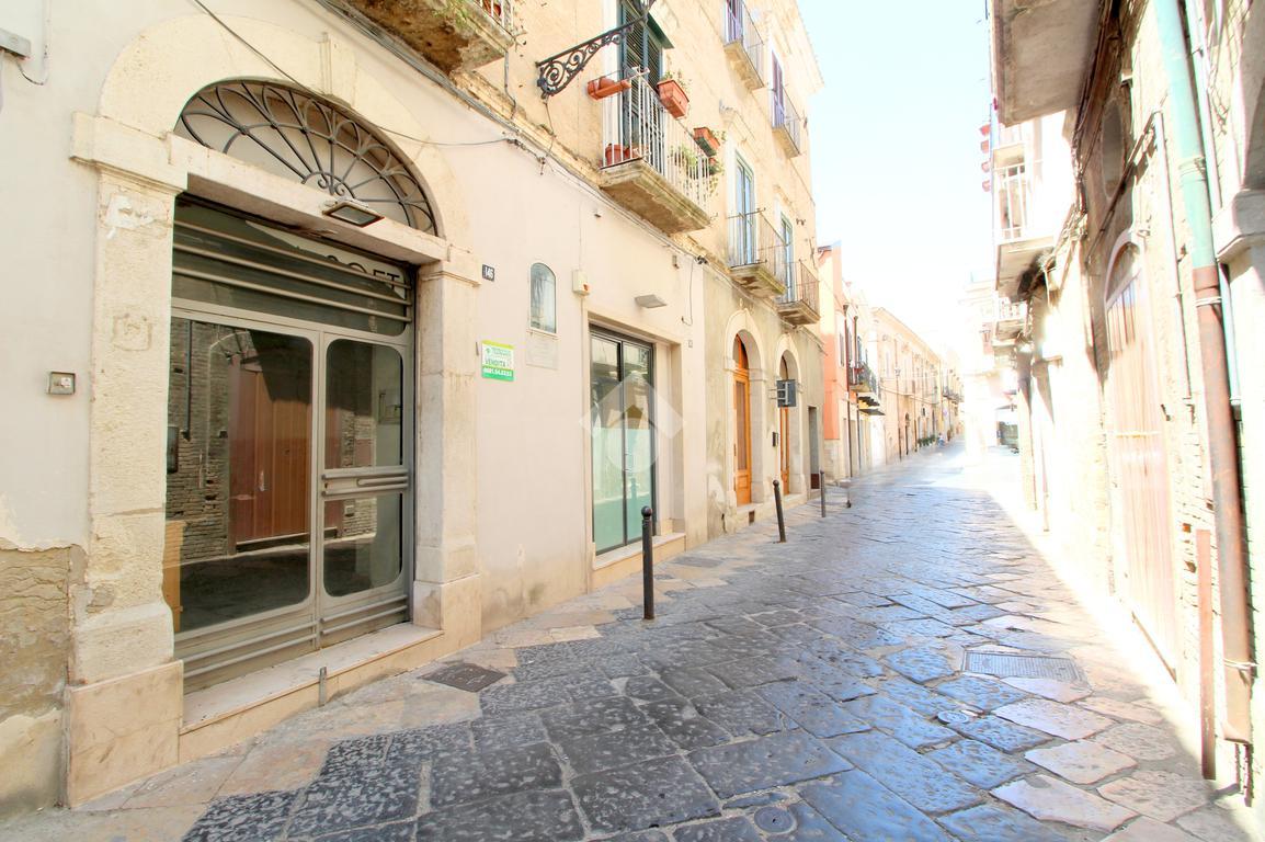 Negozio in Corso Garibaldi 146, Lucera, {3} - Foto 1