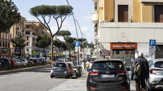 Geschäft in Via Appia Nuova, Roma - Foto 1