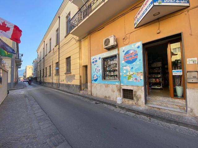 Negozio in Via Vittorio Emanuele III 12, Pompei - Foto 1