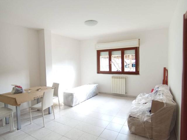 Vierzimmerwohnung in Via Francesco Navone, Civitavecchia - Foto 1