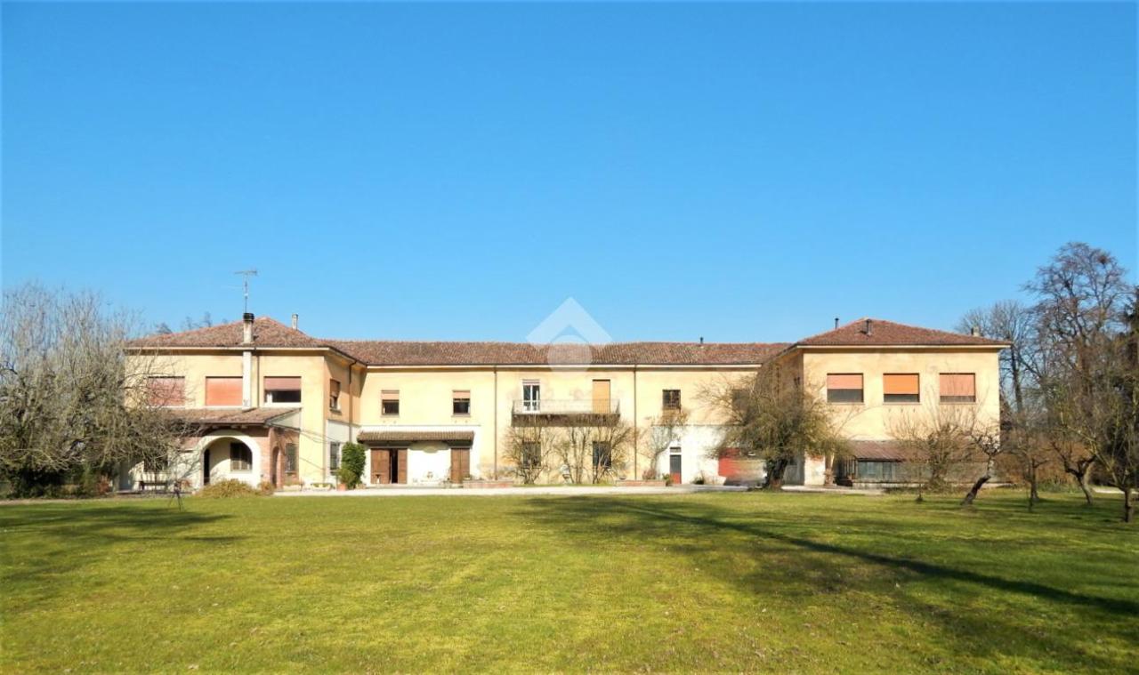 Villa in vendita a Pessina Cremonese
