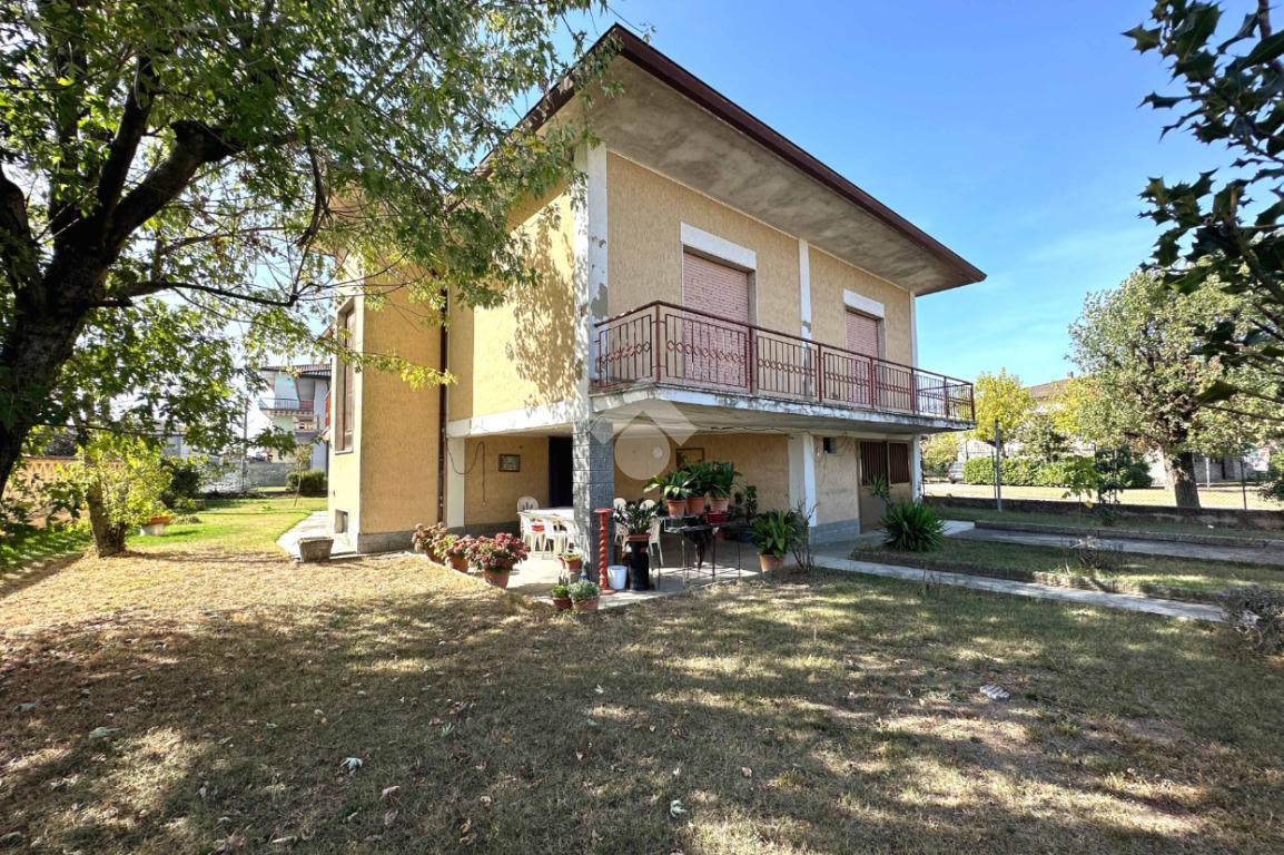 Villa in vendita a Bagnolo Cremasco