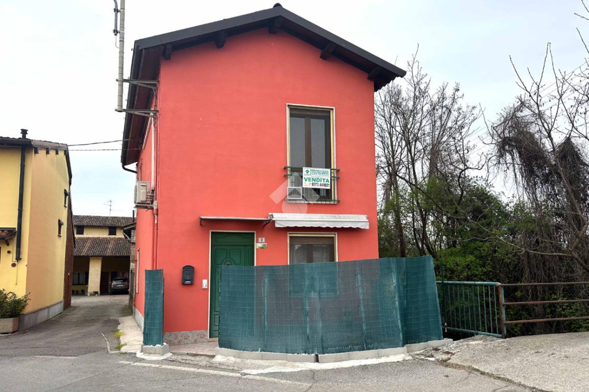 Casa indipendente in vendita a Monte Cremasco