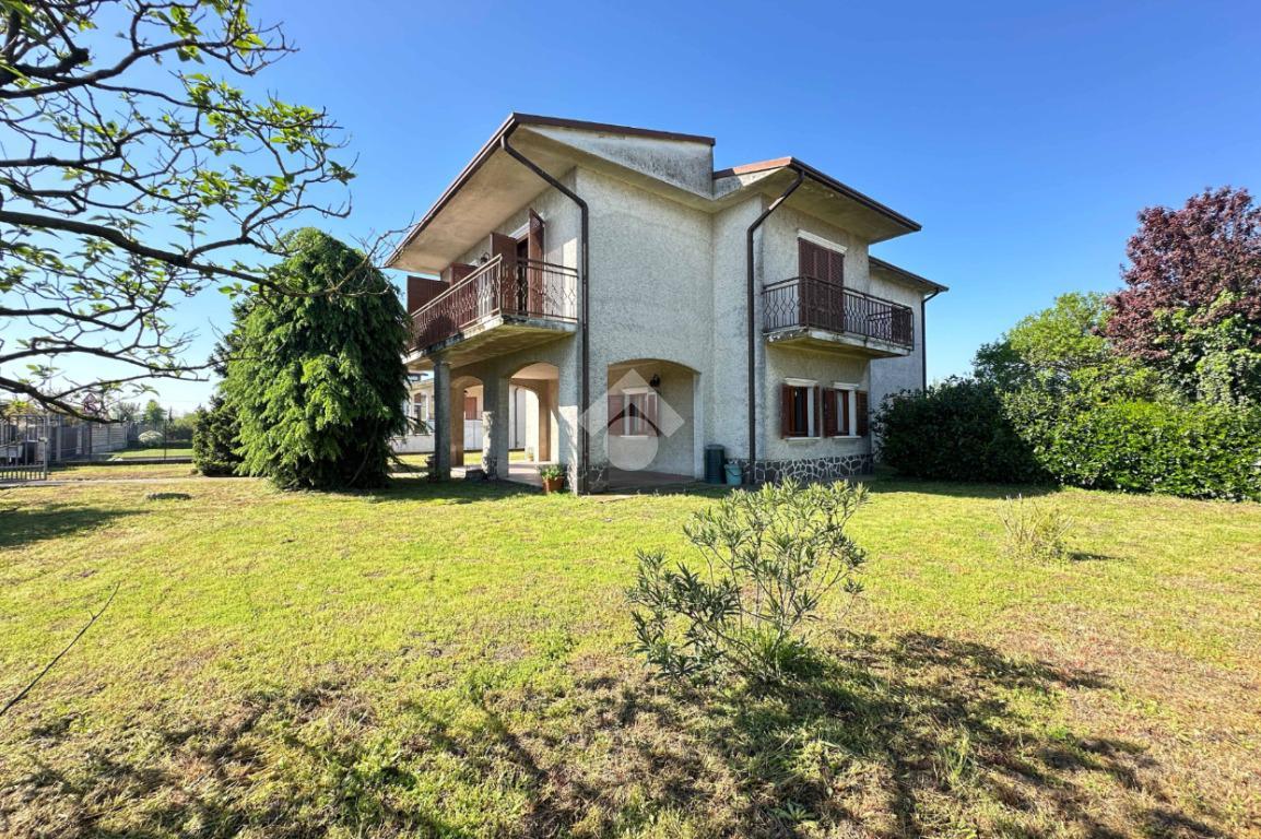 Villa in vendita a Abbadia Cerreto