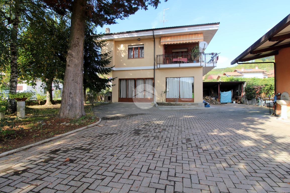 Villa in vendita a Monticello D'Alba