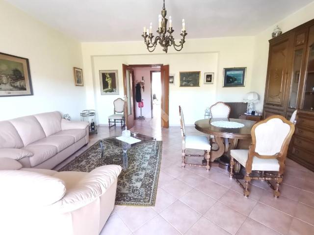 3-room flat in Via Conti di Loritello 7, Catanzaro - Photo 1