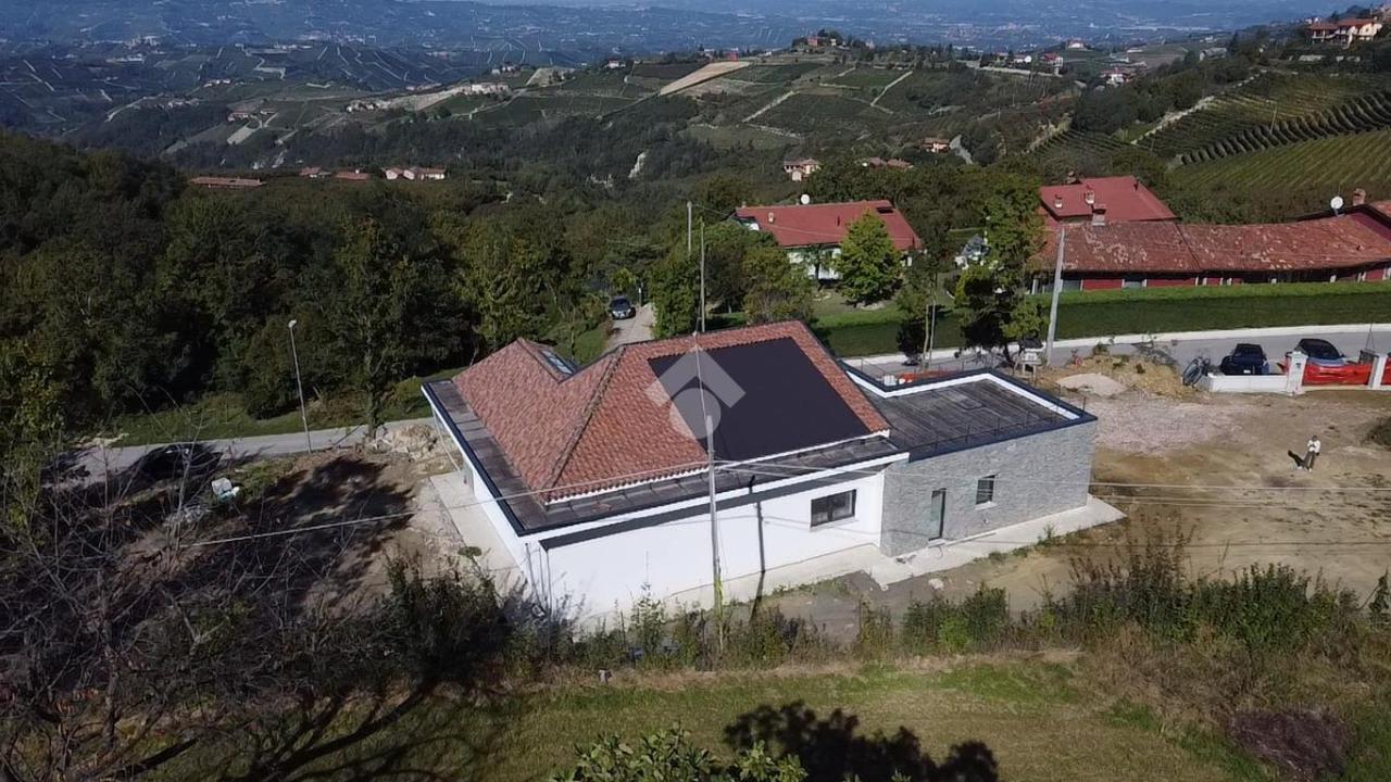 Villa in vendita a Montelupo Albese