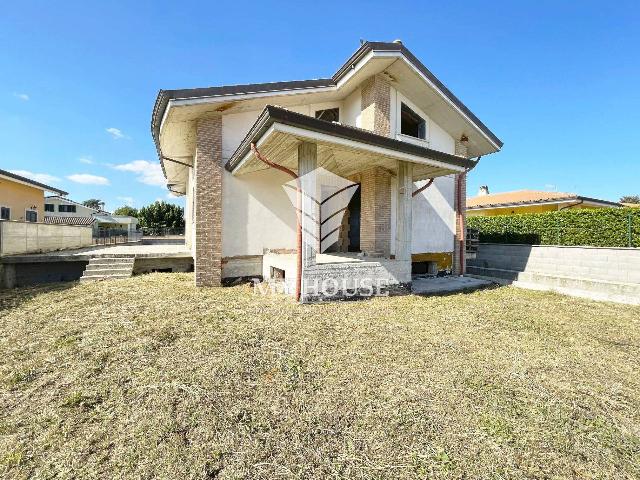 Villa in Strada 24 Bis, Labico - Foto 1