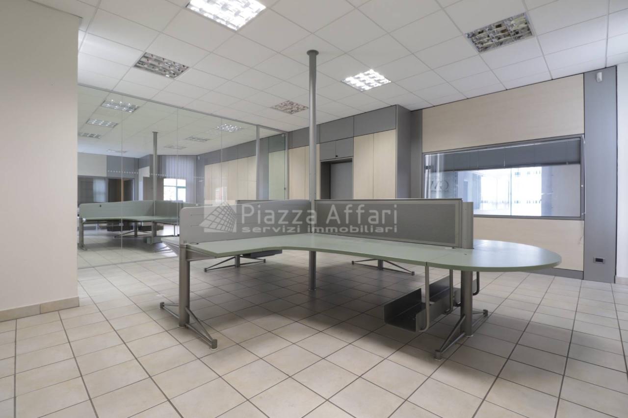 Ufficio in Via Guido Gozzano 8, Reggio nell'Emilia, {3} - Foto 1