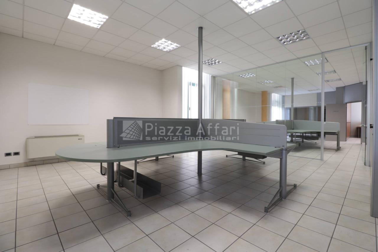 Ufficio in Via Guido Gozzano 8, Reggio Emilia, {3} - Foto 2