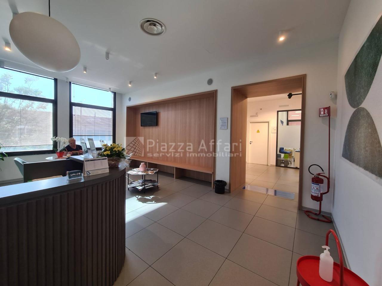 Ufficio in Largo Marco Gerra 8, Reggio nell'Emilia, {3} - Foto 1