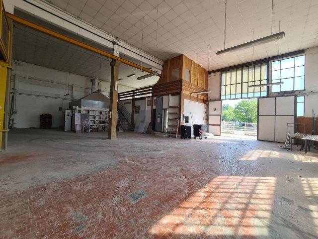 Industrial shed in Via Marino Mazzacurati 30, Reggio nell'Emilia - Photo 1