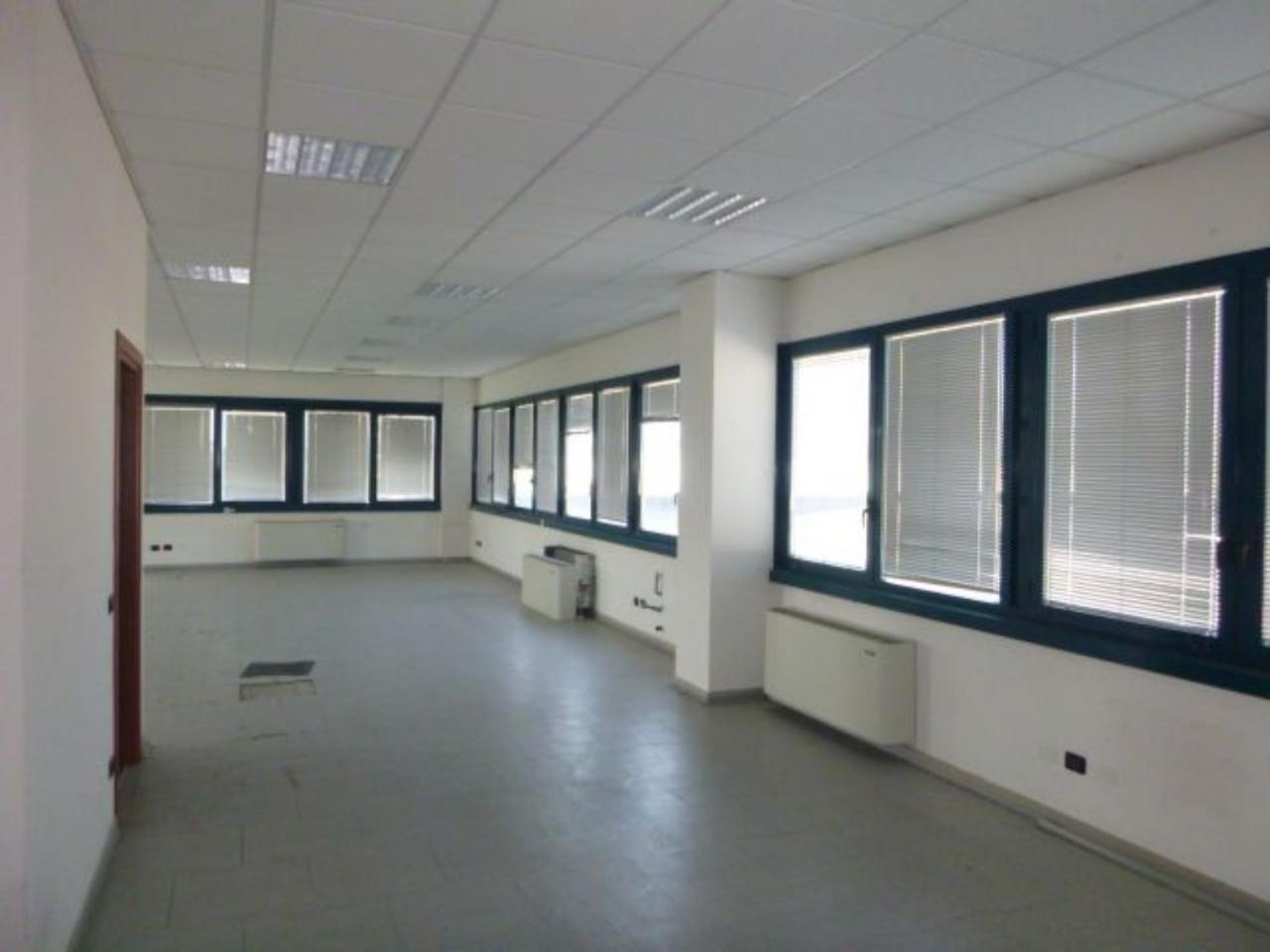 Ufficio in Via Pietro Colletta 8, Reggio Emilia, {3} - Foto 1
