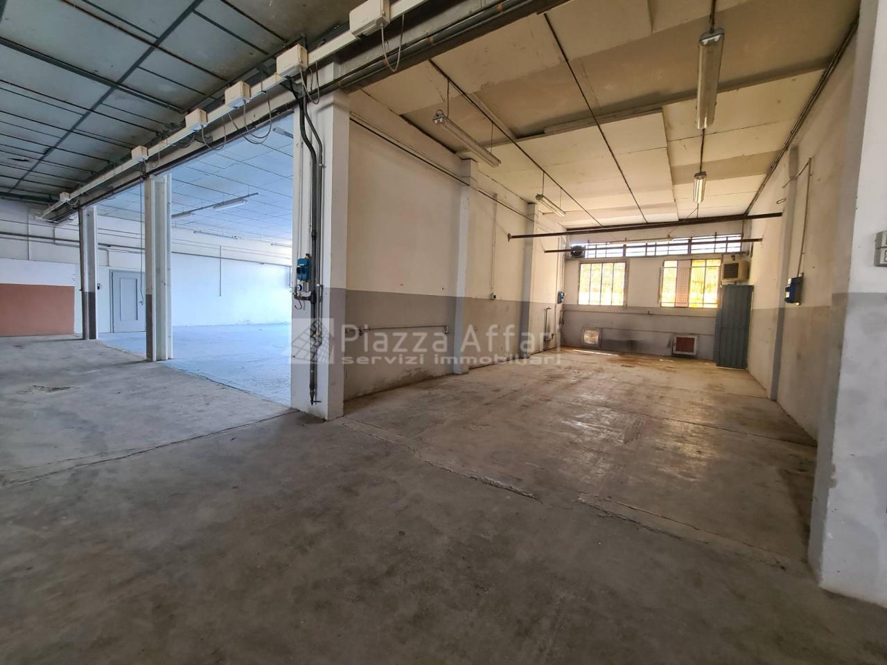 Capannone in Via Luciano Lama 14, Cavriago, {3} - Foto 2
