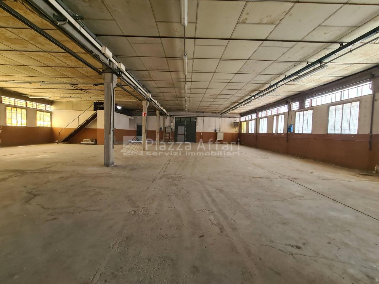 Capannone in Via Luciano Lama 14, Cavriago, {3} - Foto 1