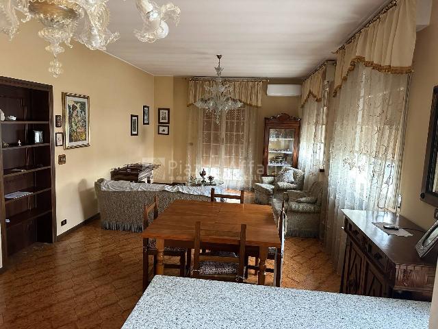 Villa in Via Edoardo Ferravilla, Reggio nell'Emilia - Foto 1