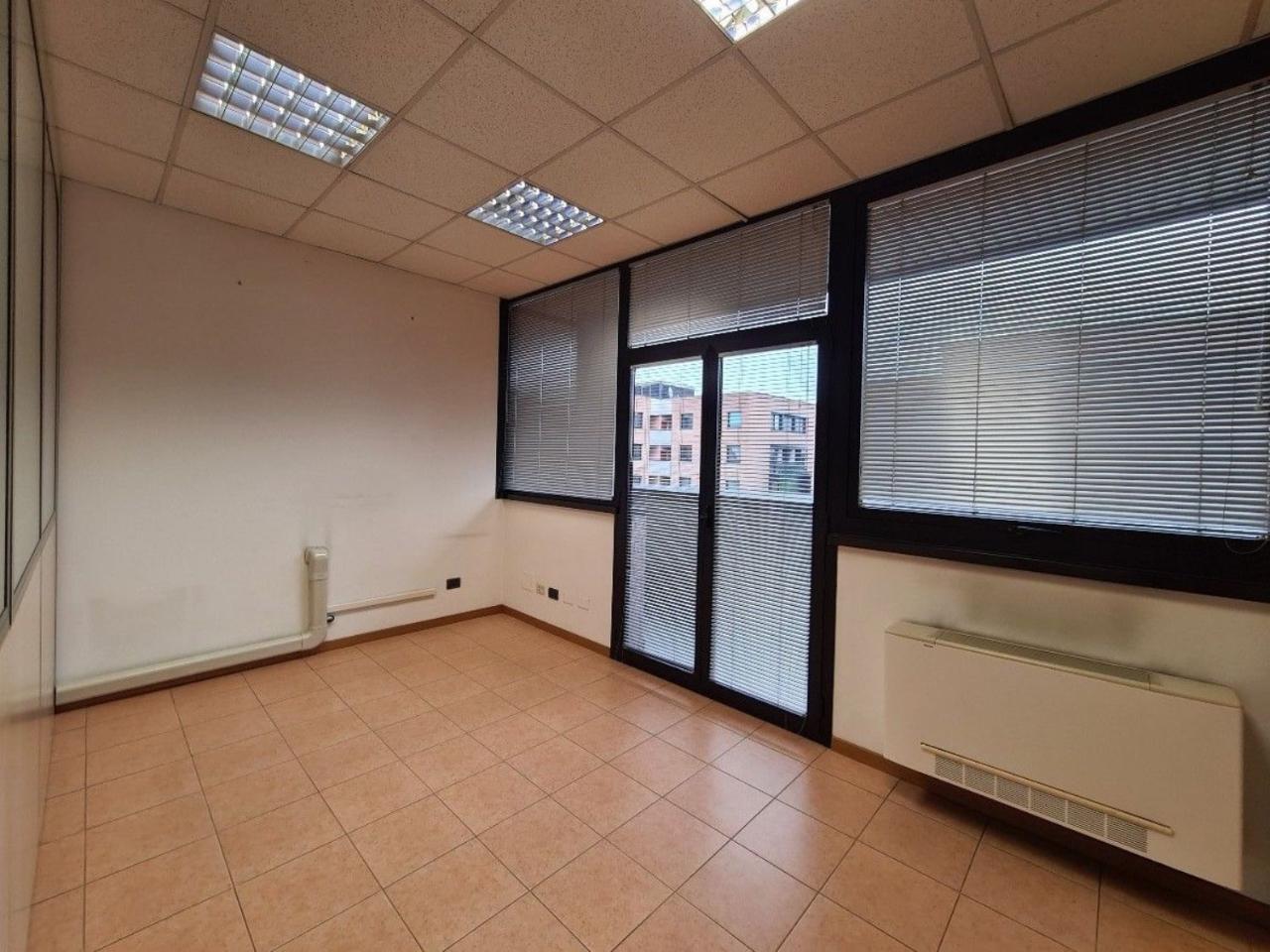 Ufficio in Via Massimo Samoggia 16, Reggio nell'Emilia, {3} - Foto 2
