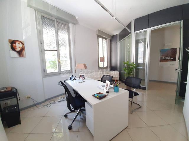 Office in {3}, Via Roggi 30 - Photo 1