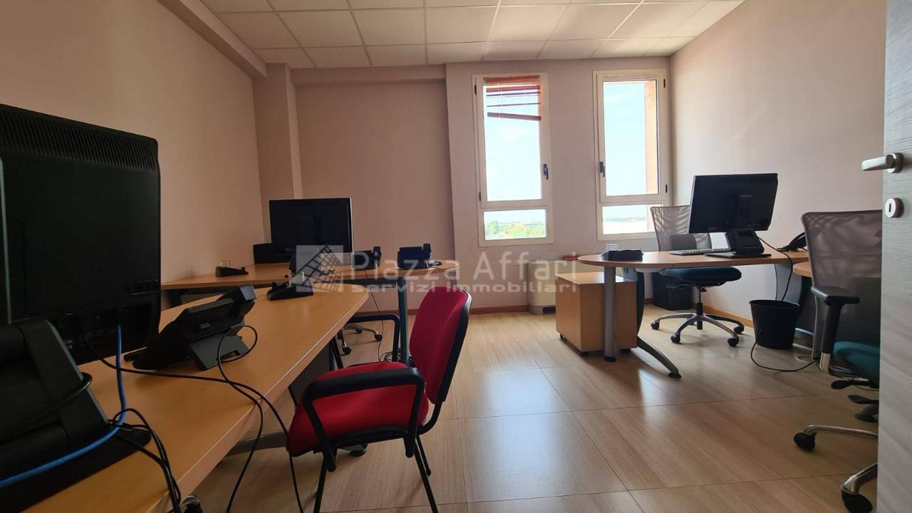Ufficio in Via Enzo Lazzaretti 2, Reggio Emilia, {3} - Foto 2