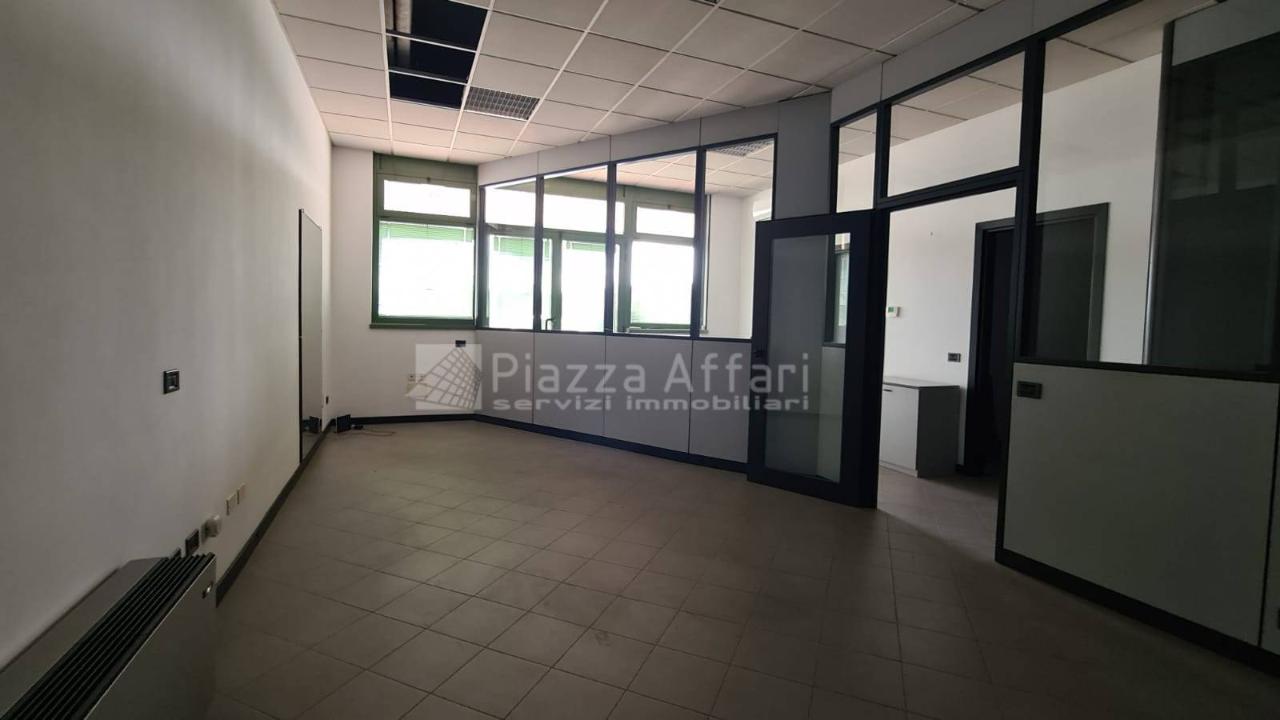 Ufficio in Via del Marinaio 1, Reggio Emilia, {3} - Foto 1