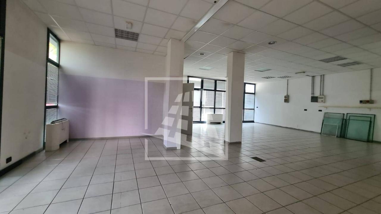 Negozio in Via Gattalupa 20, Reggio Emilia, {3} - Foto 1