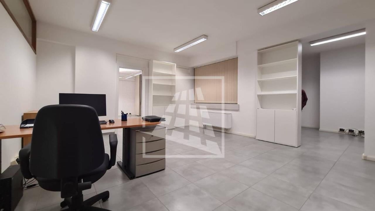 Ufficio in Via Girolamo Beltrami 7, Reggio Emilia, {3} - Foto 2
