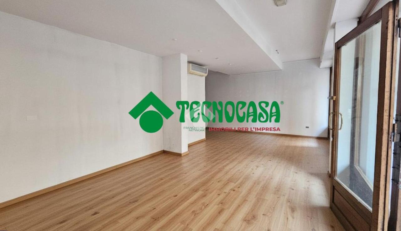 Negozio in Via delle Panche 91, Firenze, {3} - Foto 1